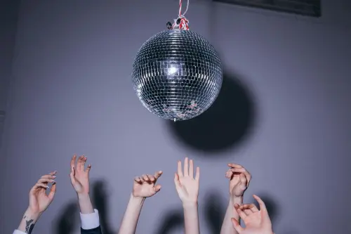 Catanzaro, discoteca con 500 persone invece di 200: sanzioni