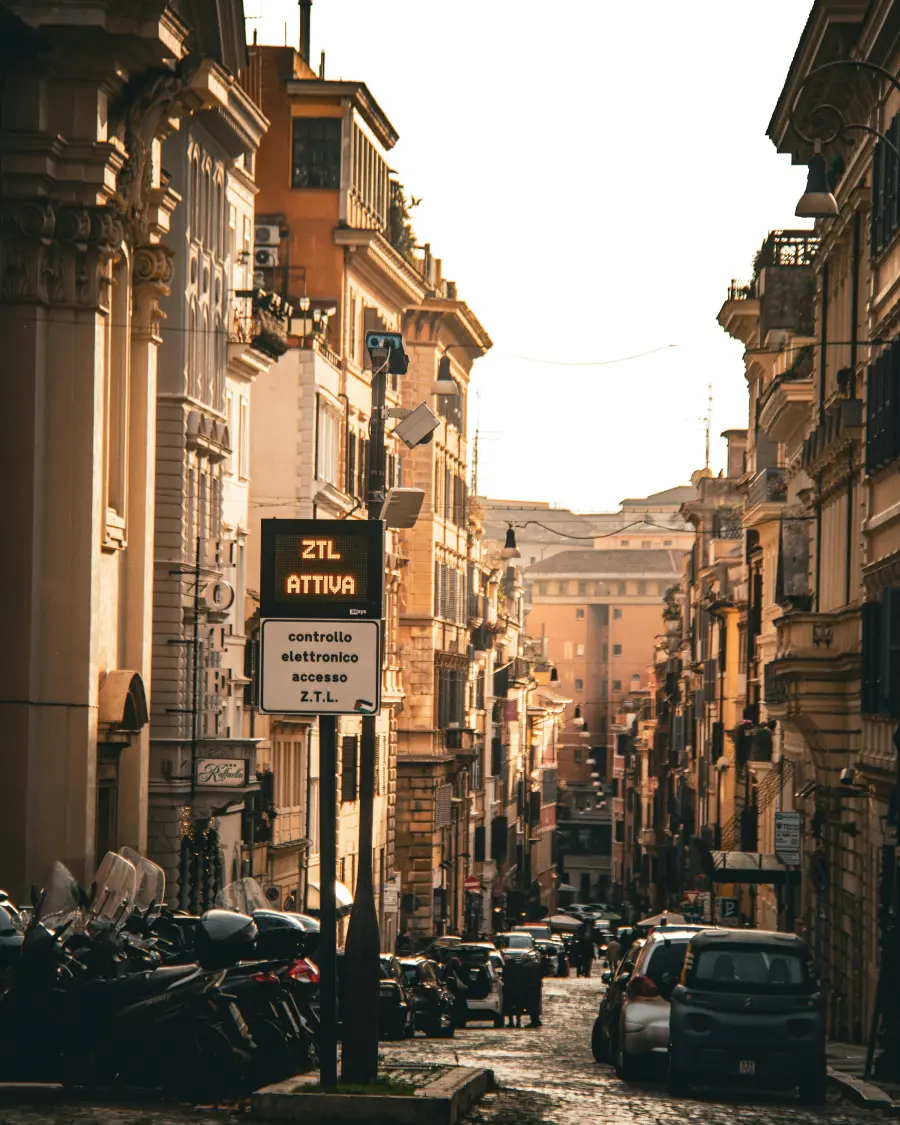 Catanzaro, nuova ZTL tra Largo Zinzi e Largo Serravalle: accessi regolati per i residenti